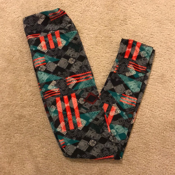 LuLaRoe Pants - LulaRoe Leggings. Xmas theme. OS Adult.